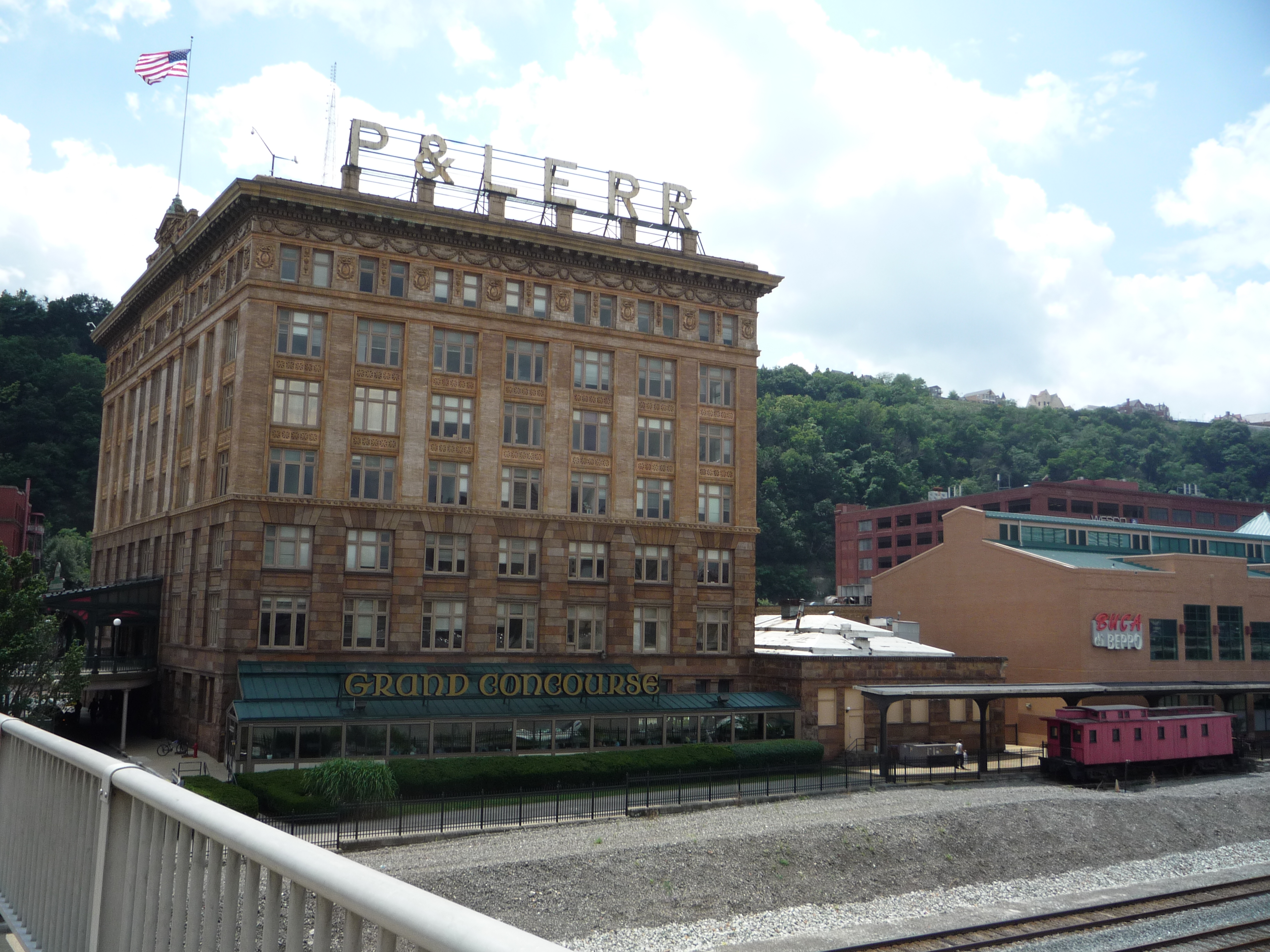Station square building