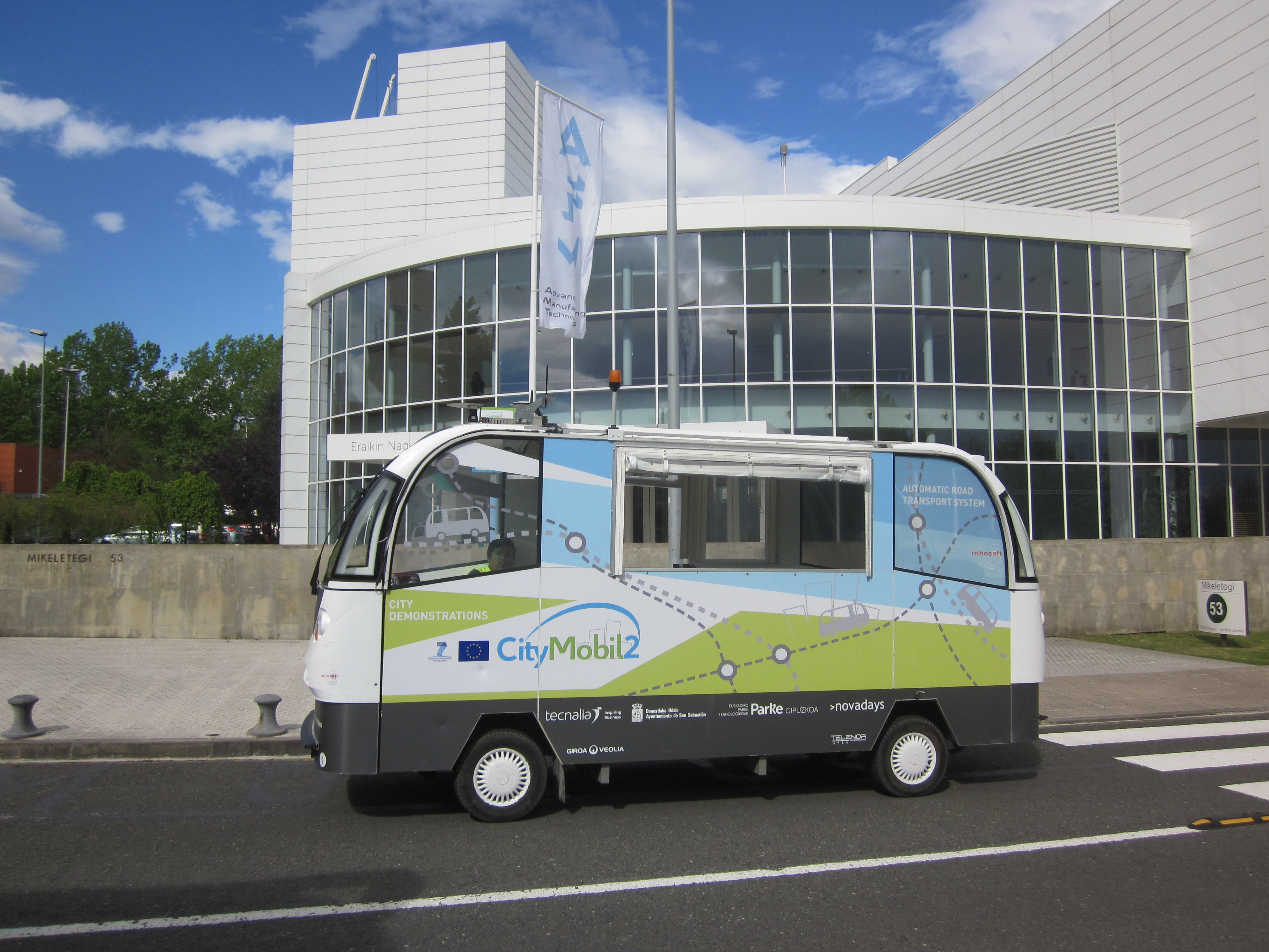 Experimental driverless bus