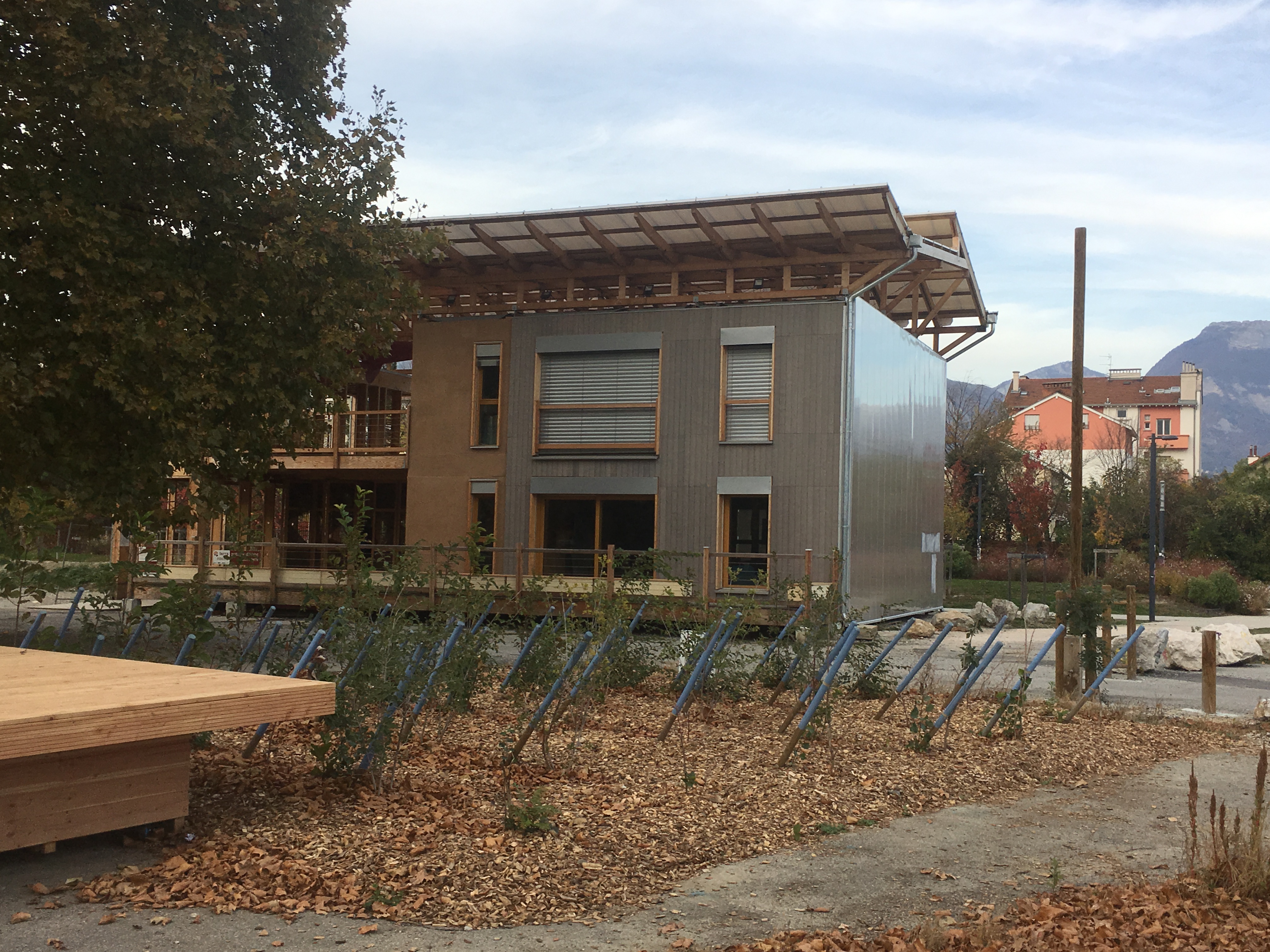 10 Prototype earth building at ZAC Flaubert
